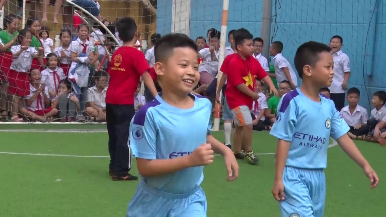 TIỂU HỌC PHÚC DIỄN 4A6 ĐÁ BÓNG GIAO HỮU