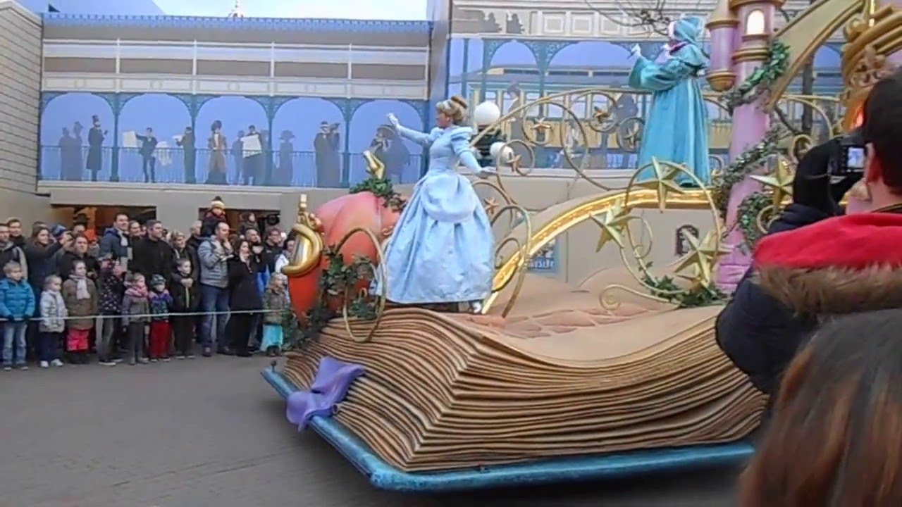parade disneyland paris 2016
