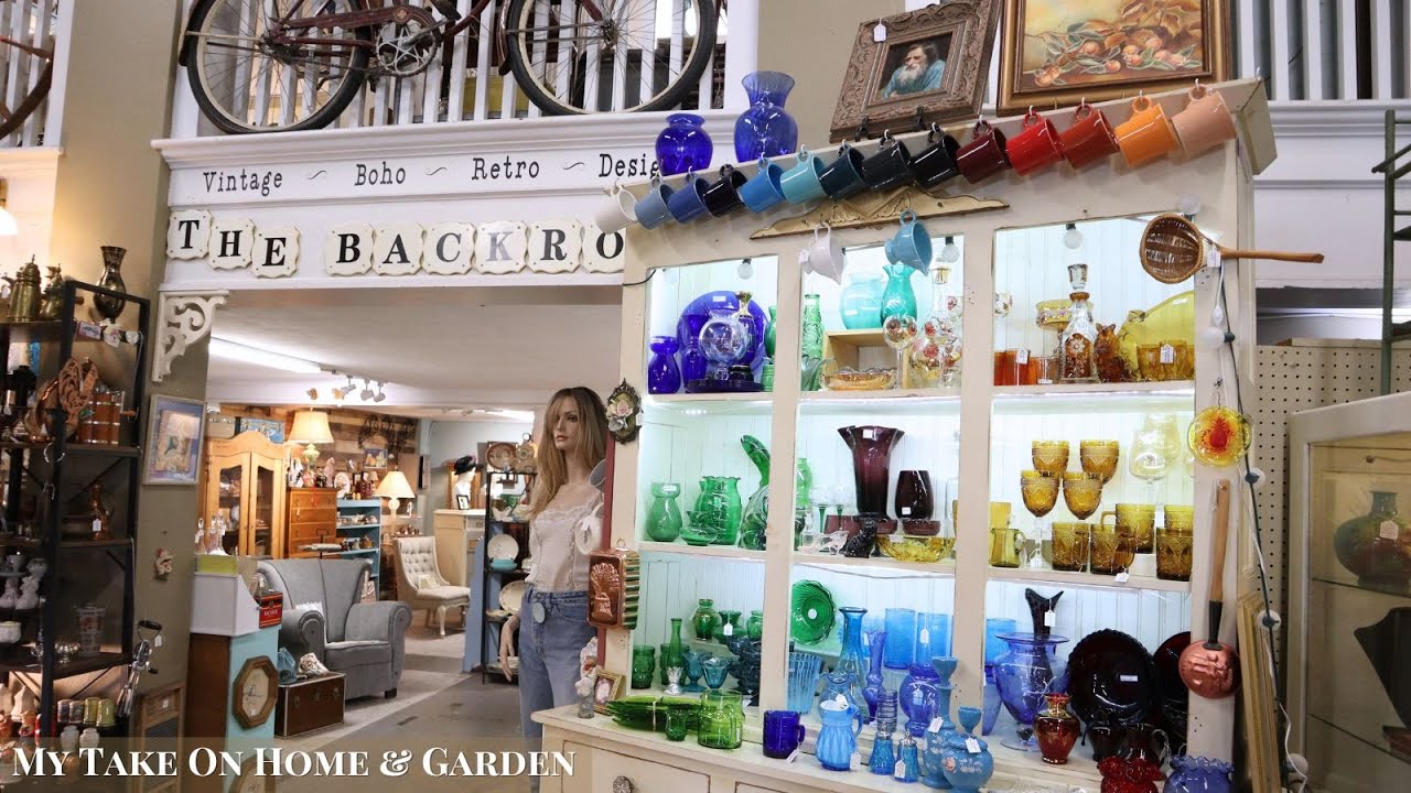 Shopping 7000 sq ft of Vintage at this Antique Mall! 