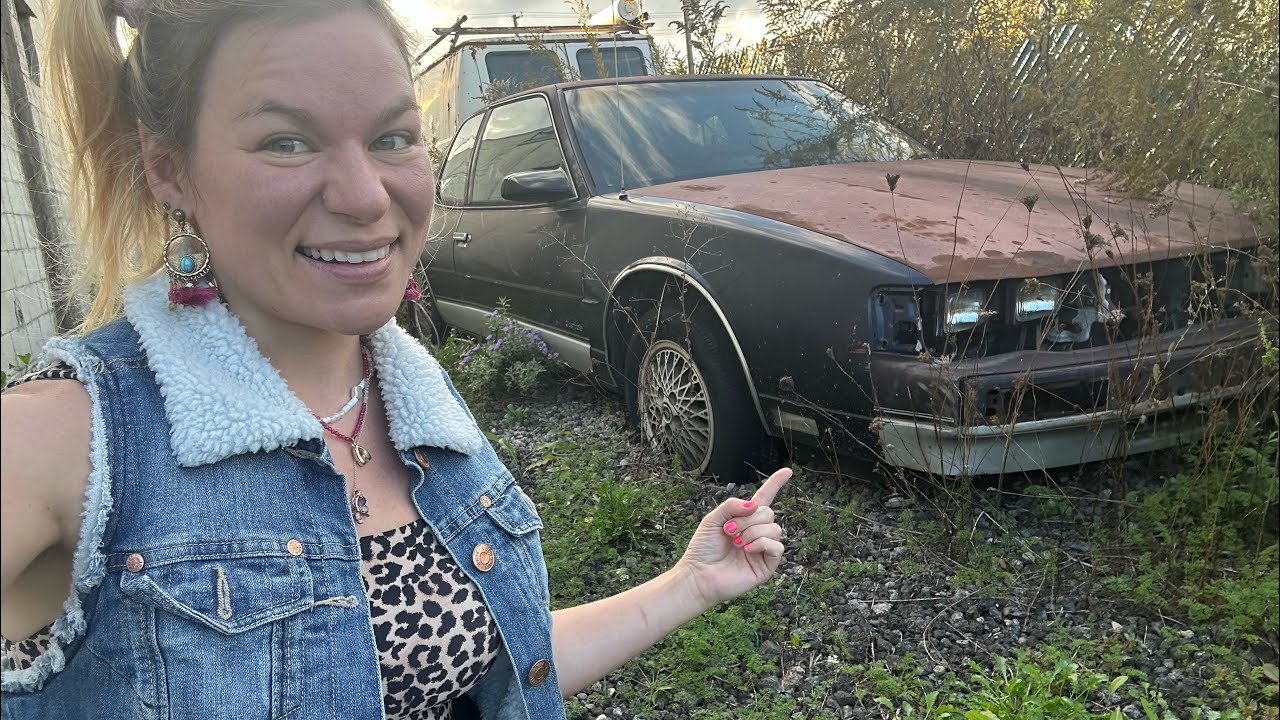 USED CAR GRAVEYARD - abandoned garage left to rot - Austintown, Ohio