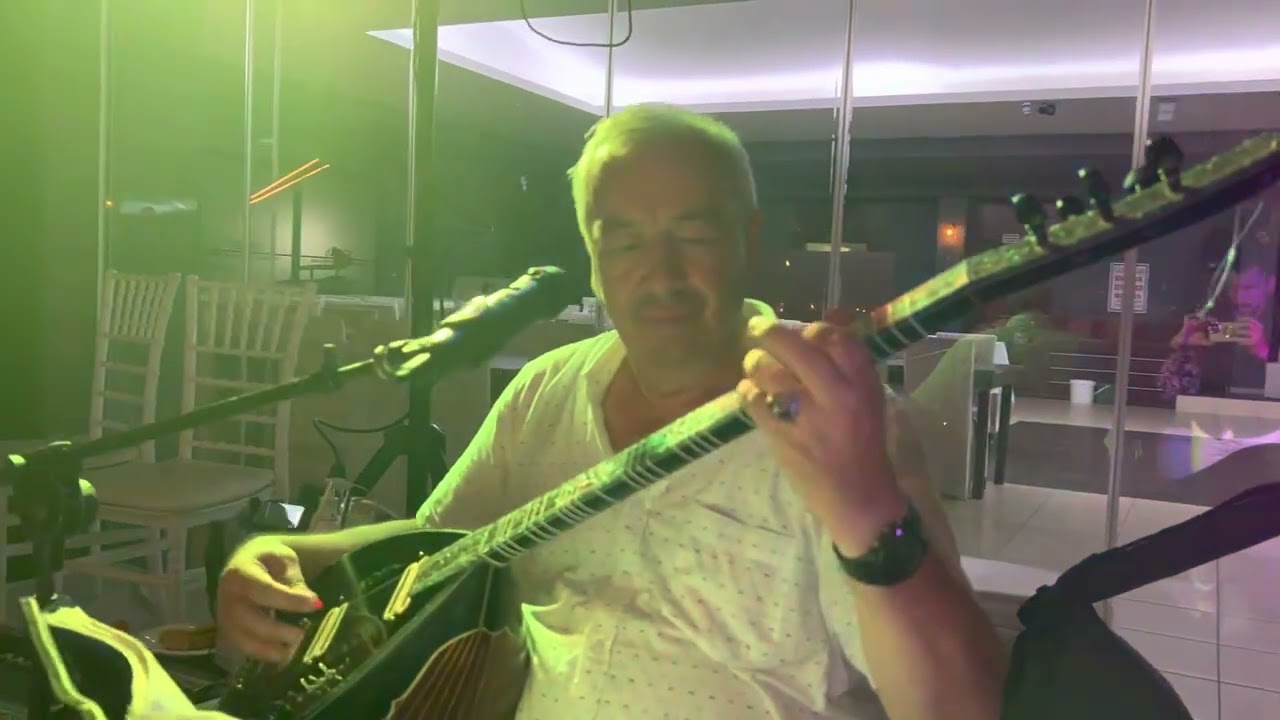Gideceğim Bu Ellerden - Yener KAYA