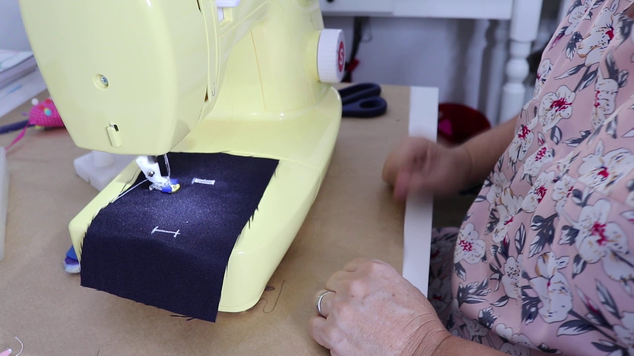 Diy - Como fazer casa de botão e pregar botão na máquina sínger simple - aula 185
