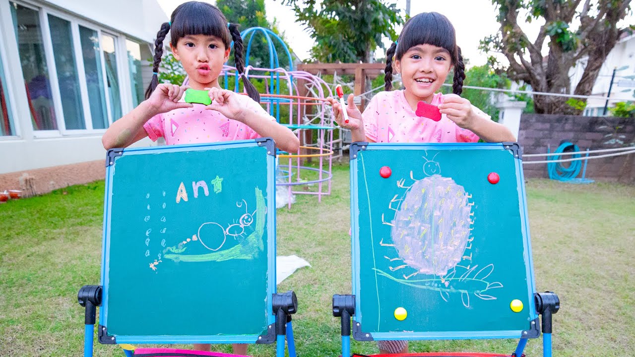 หนูยิ้มหนูแย้ม ได้กระดานวาดรูปอันไหม่