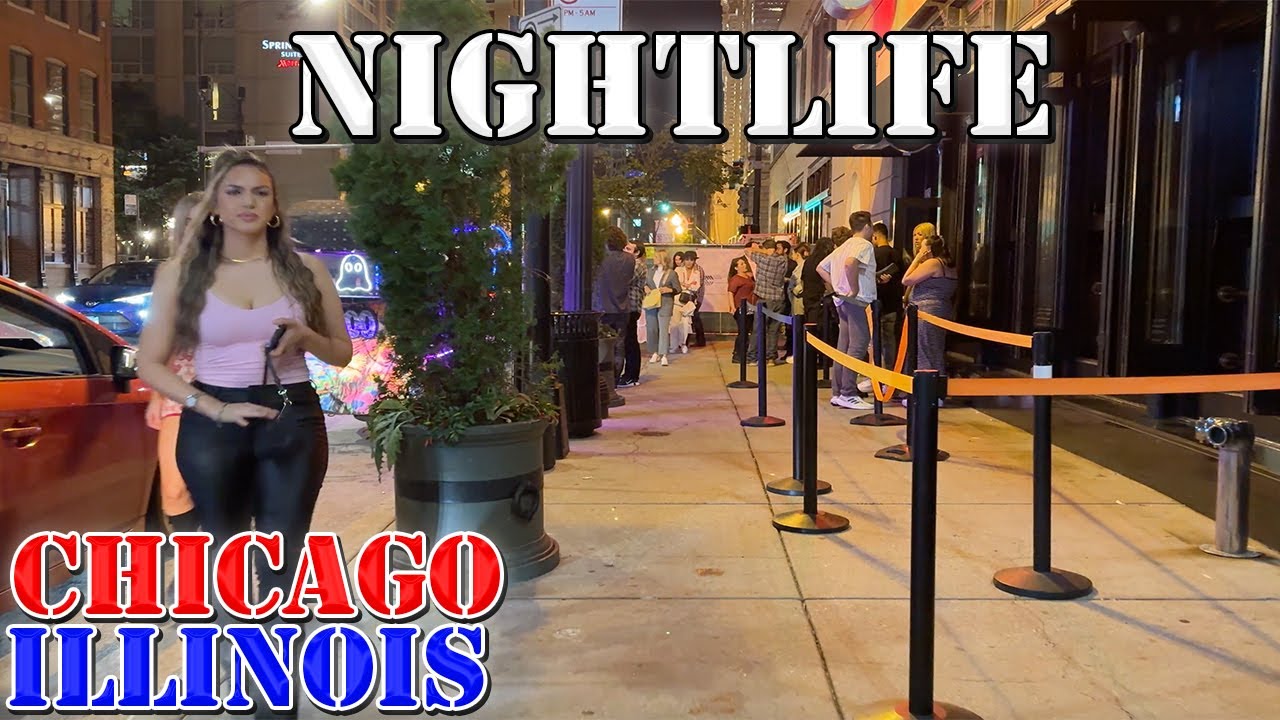 Chicago Nightlife - River Walk District - Illinois - 4K Walking Tour