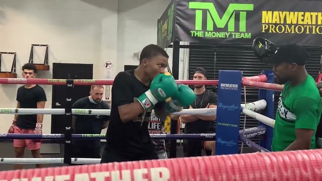 Floyd Mayweather JR. knows talent when he see talent (King Robert Meriwether III up next)