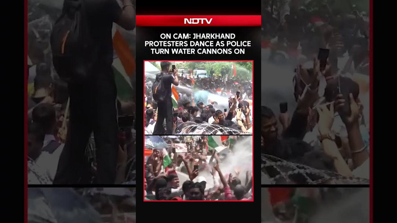 Jharkhand Paper Leak Protest | Ranchi Protesters Dance As Police Turn Water Cannons On