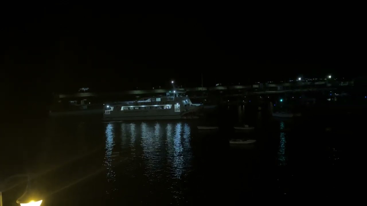 Lineas Romero (Alexandro R) arrives in Playa Blanca (Lanzarote) at night.