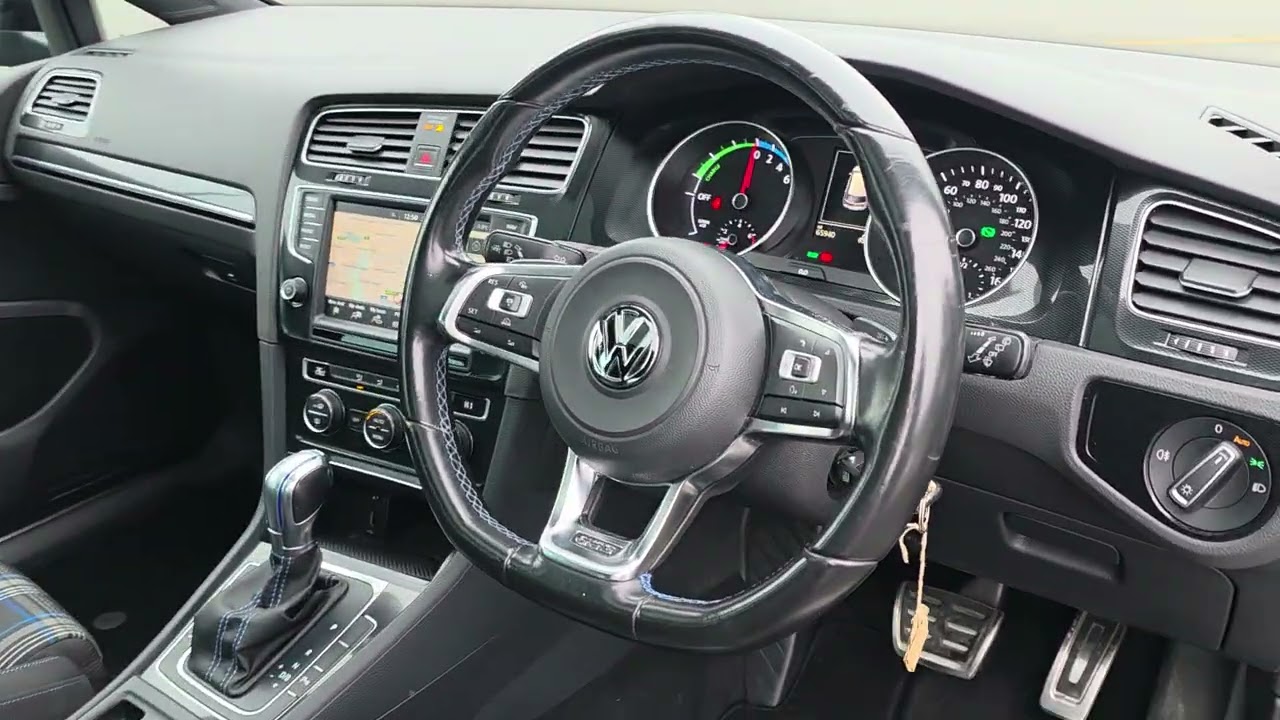 KE15 UNW VOLKSWAGEN GOLF TSI