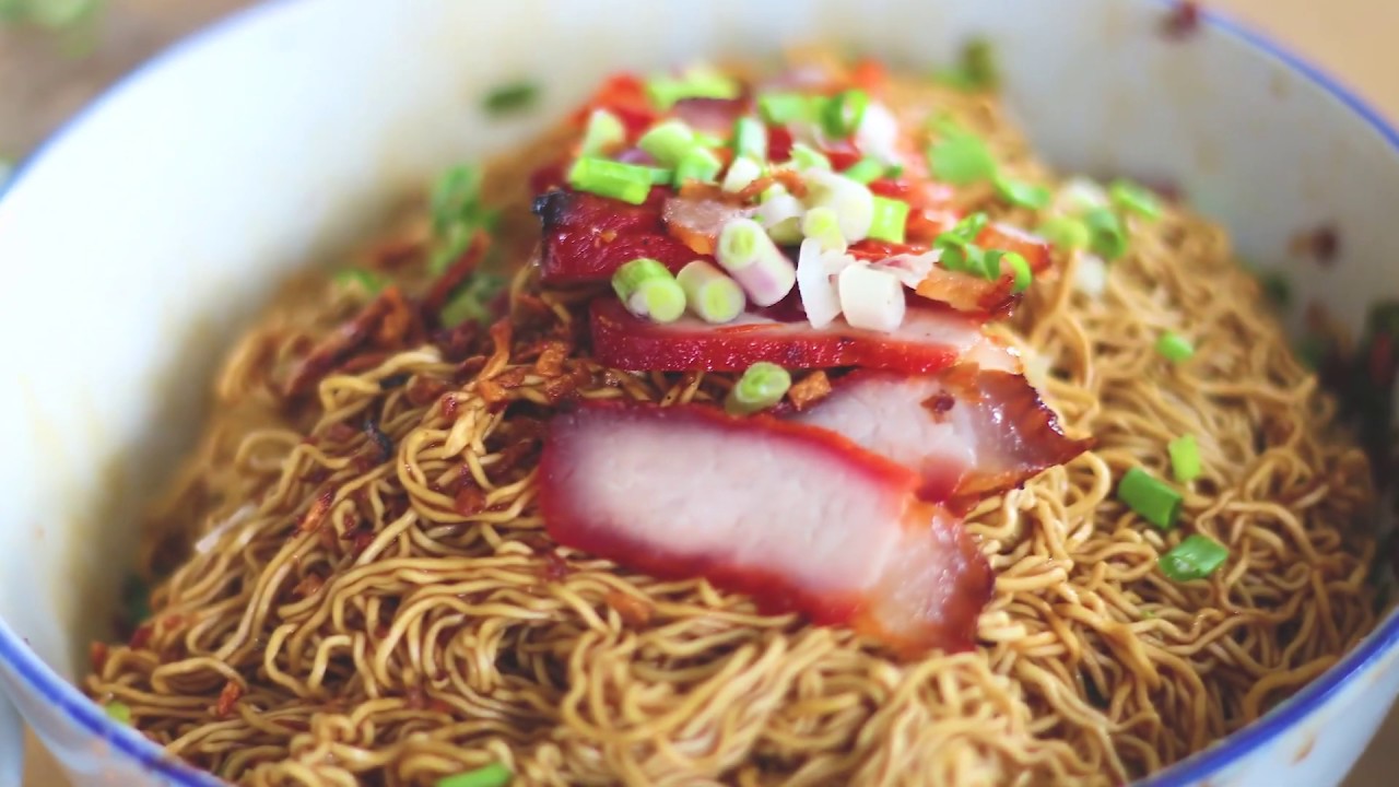 BIGGEST KAMPUA MEE IN SARIKEI,SARAWAK,MYS 最大盘的干盘面 KAMPUA TERBESAR DI SARAWAK