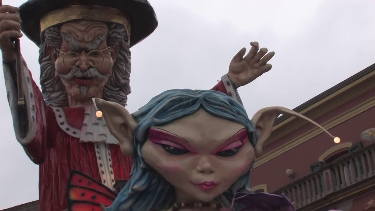 Carnevale di Cento 20 febbraio 2011.mp4