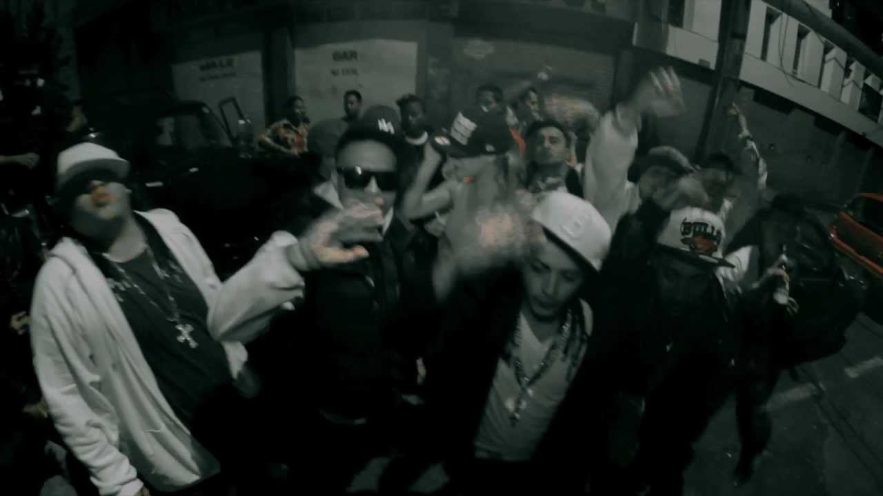 77seven ft Denim - Ron con Blunt