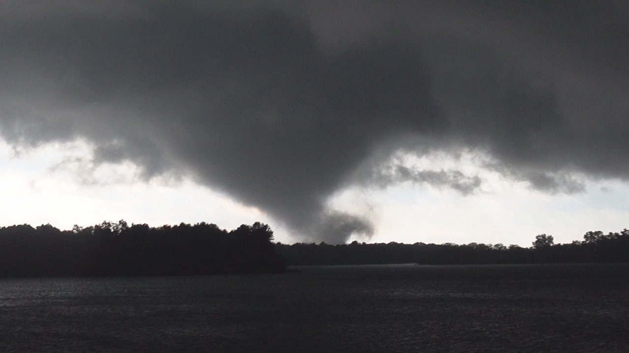 wedge tornado in Illinois - August 6, 2023