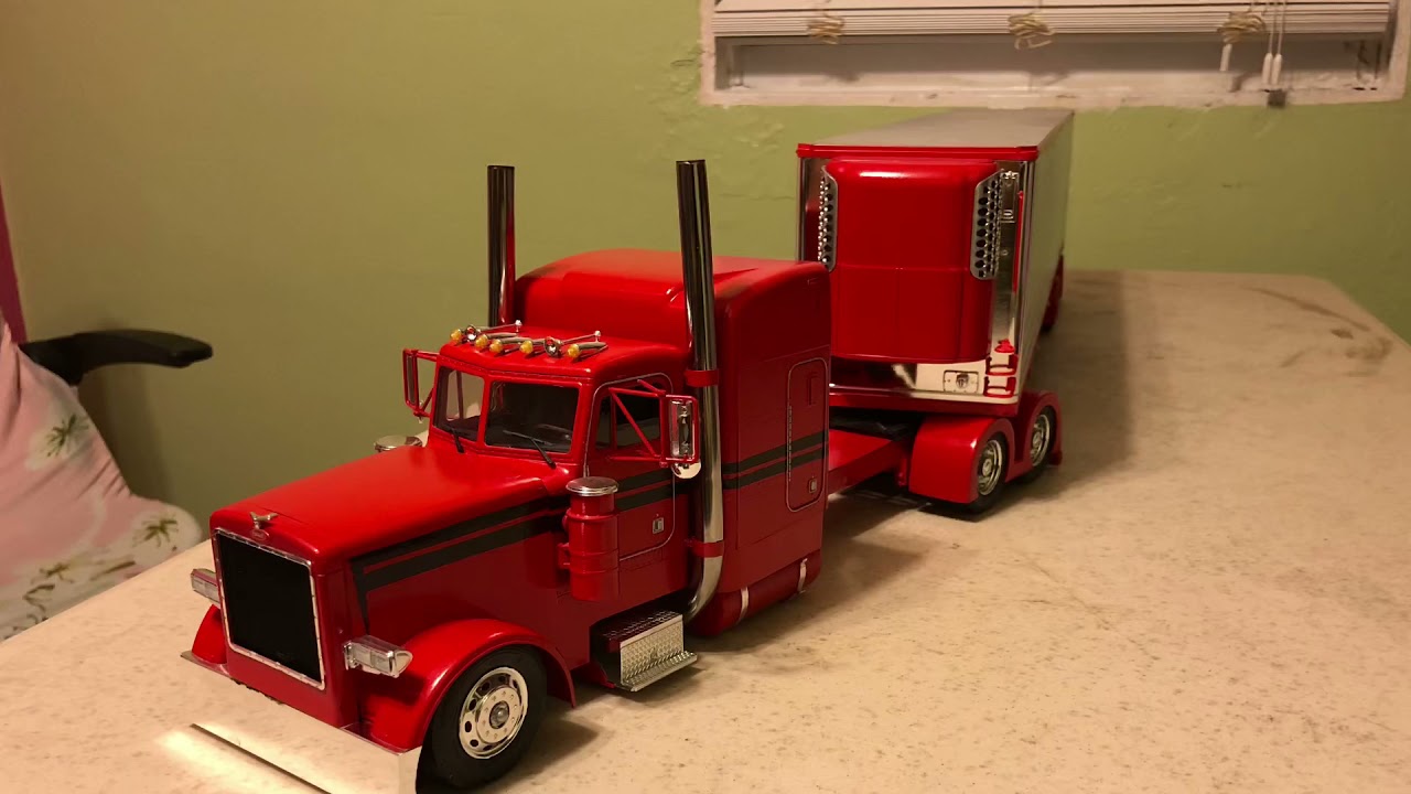 Amt long haul peterbilt and moebius reefer