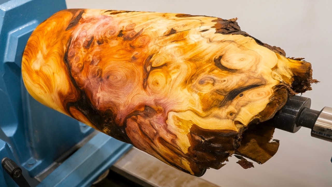 Woodturning - Look What Was Hiding Inside This Chunk Of Wood !!