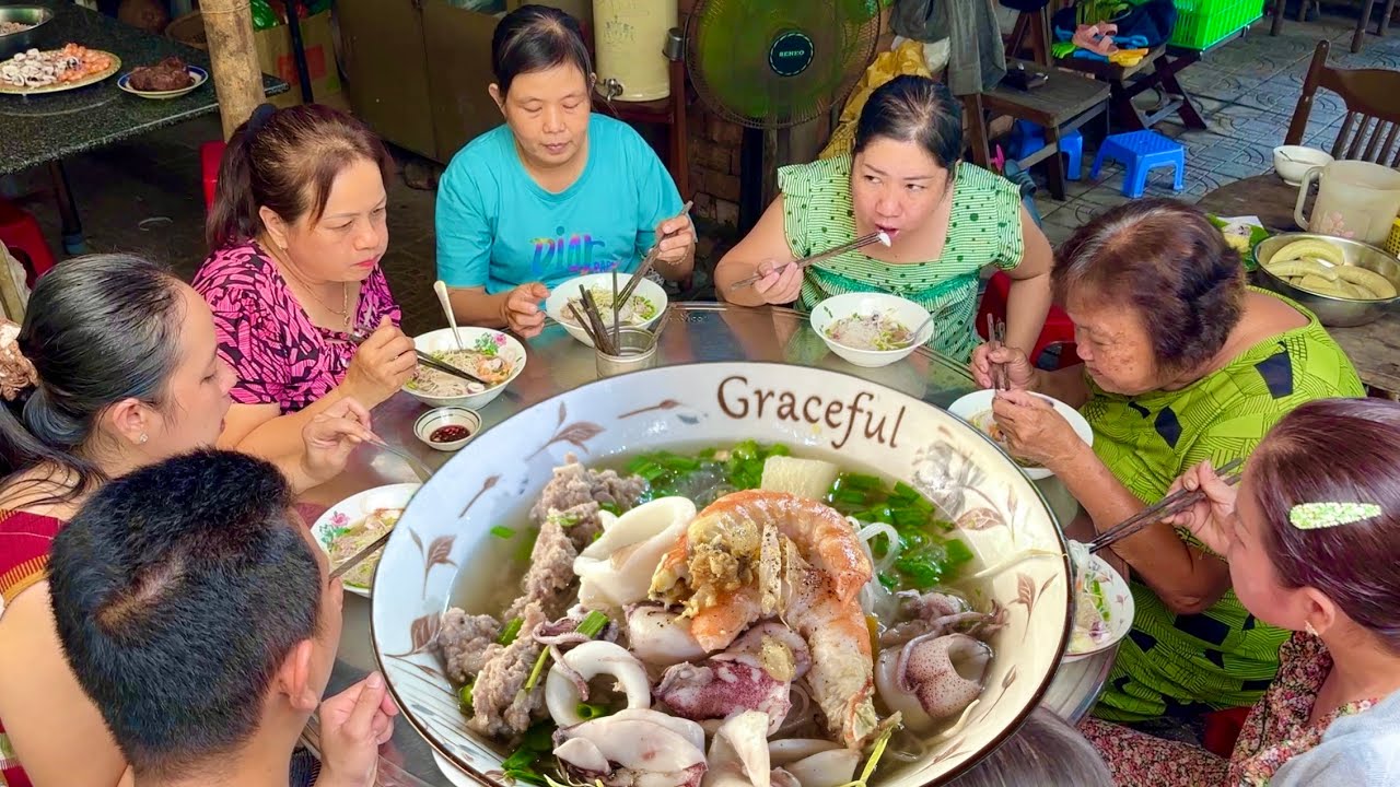 Chị Ba Ra Tay Nấu Hủ Tiếu Hải Sản | MienTayVT