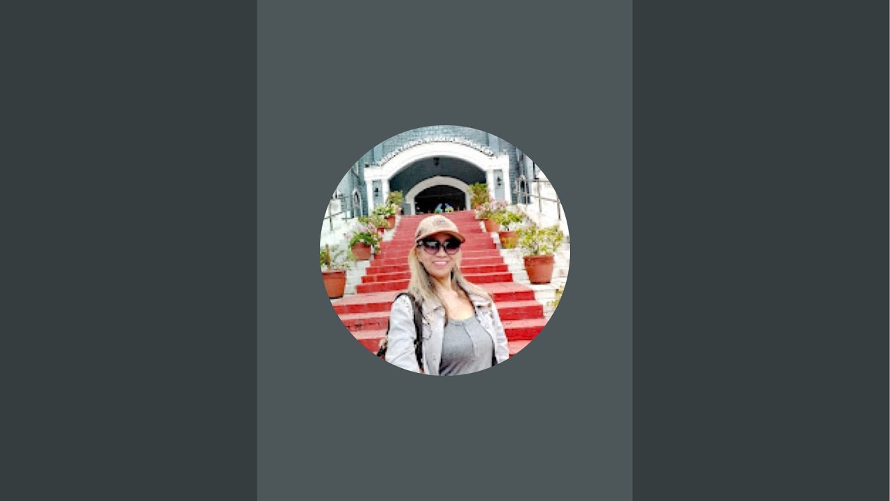 SarahMChannel is live!