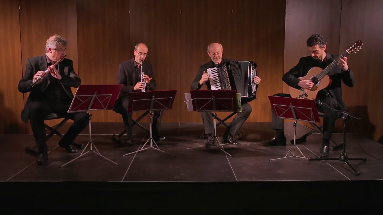 San Telmo (Máximo Diego Pujol) performed by Quartetto Segovio