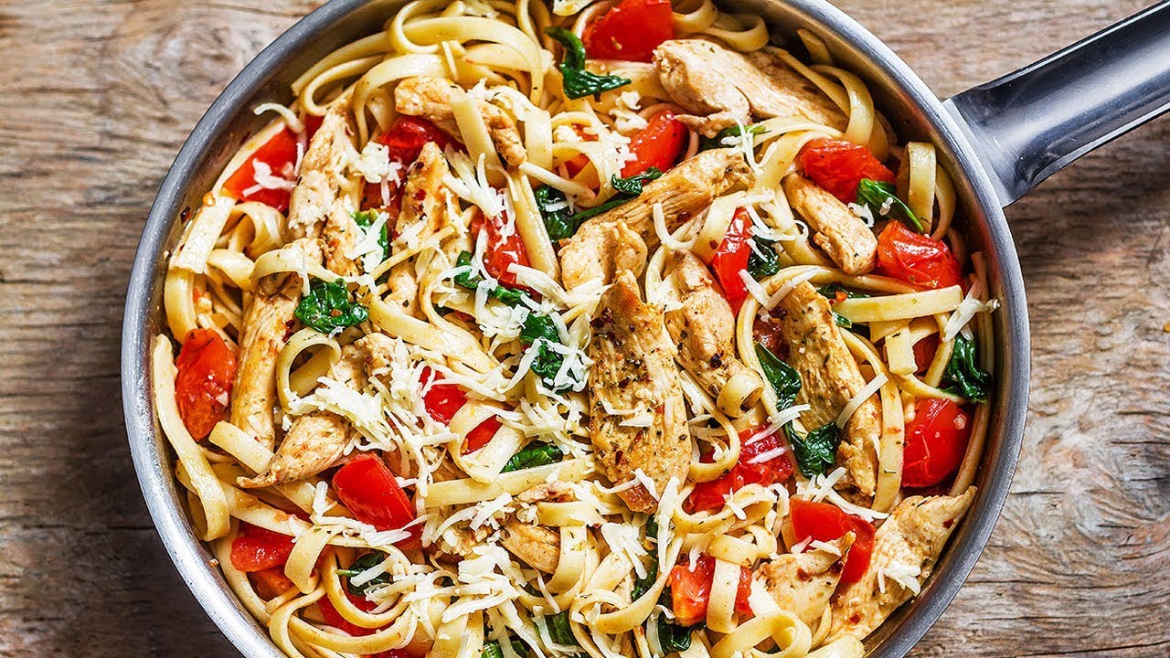 Chicken Alfredo Pasta | FOOD WAR