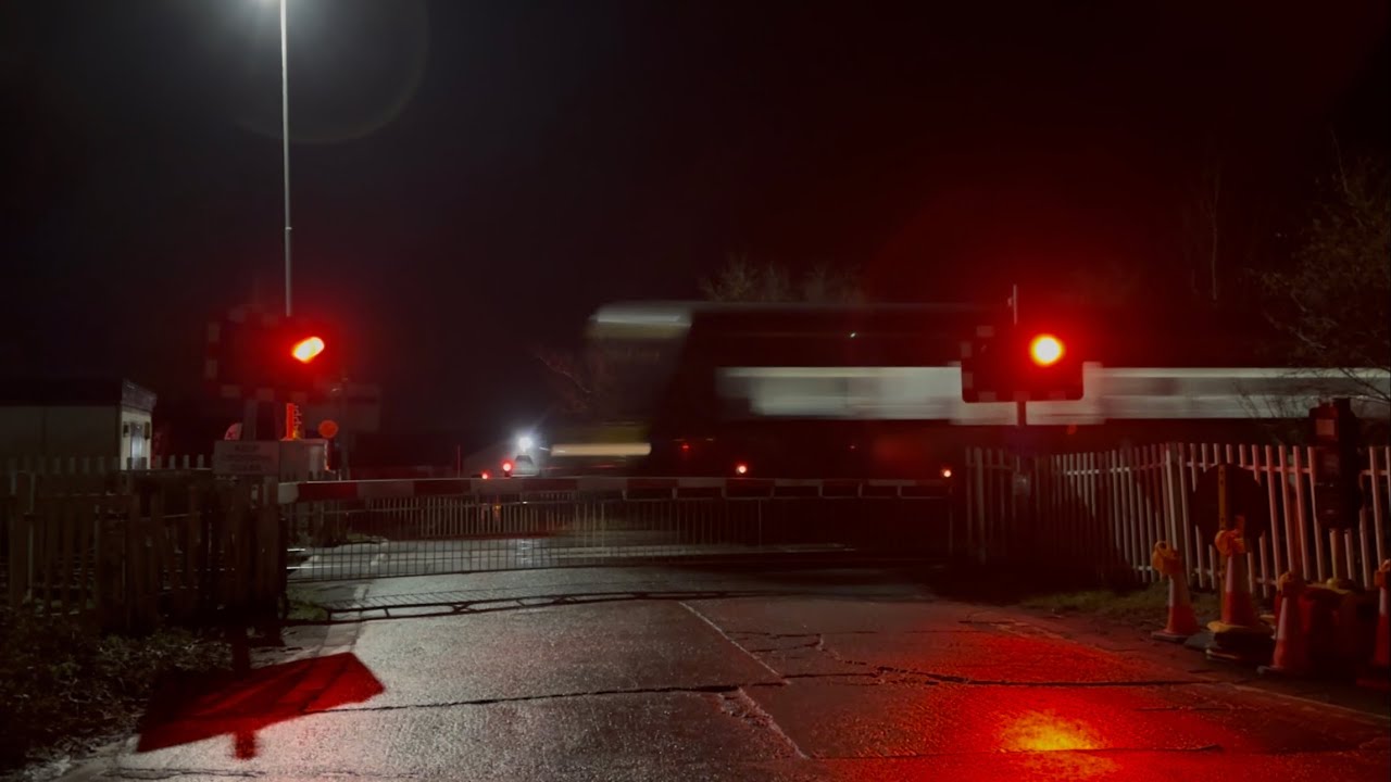 Clay Mills Level Crossing Closing and Opening Sequence 