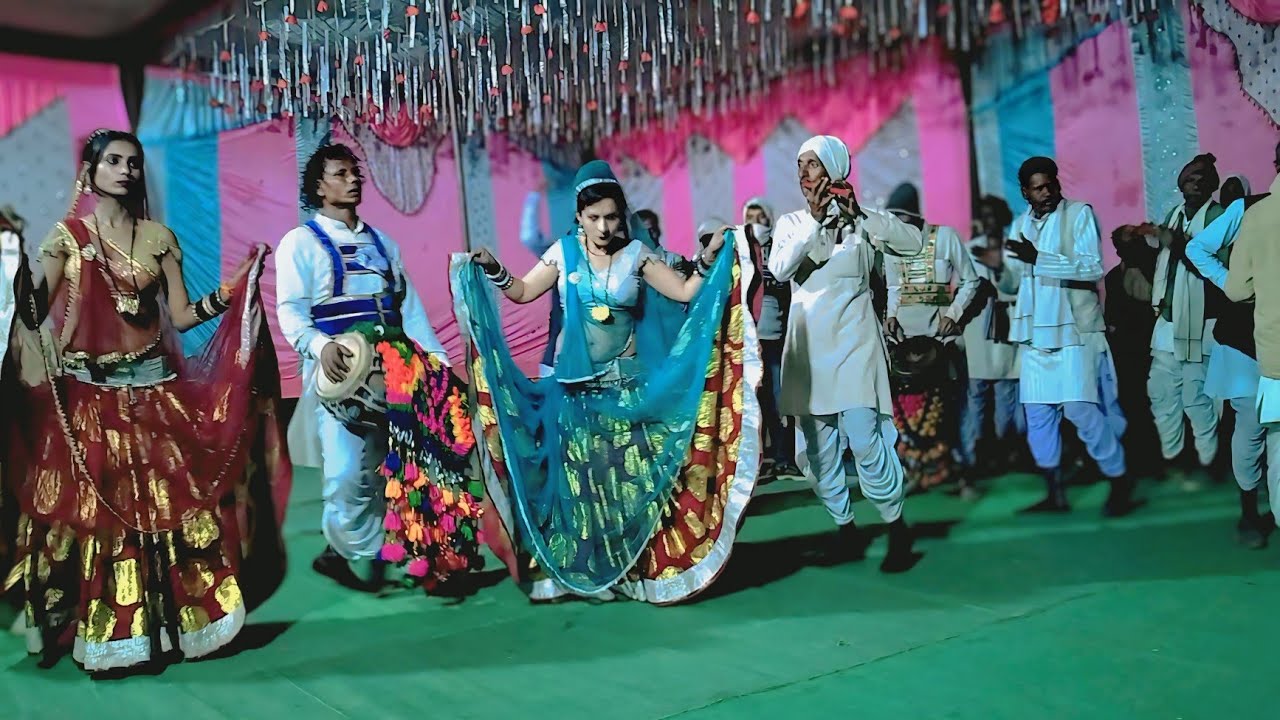 देशी राई//न्यू धमाकेदार बुंदेल खंडी जबरदस्त देहाती राई नृत्य 😜😜 कमल ठाकुर और भूरा भाई साहब नगरियाव