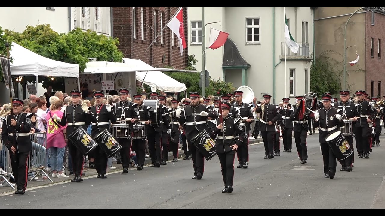 Schützenfest 2025 in Neuss Holzheim, Aufmarsch zur Königsparade