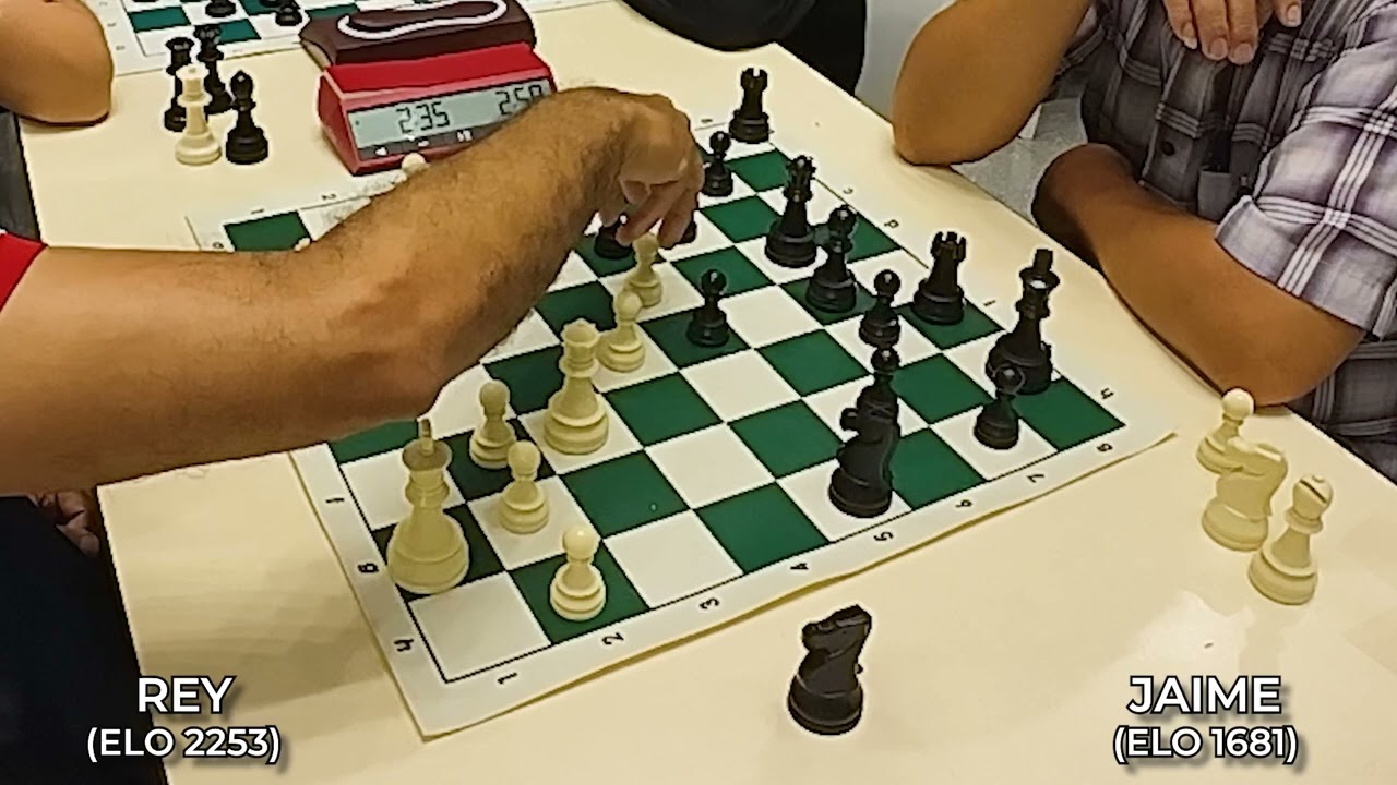 III BLITZ:  Ronda 4 - Rey (2253) vs Jaime (1681). 5' + 3
