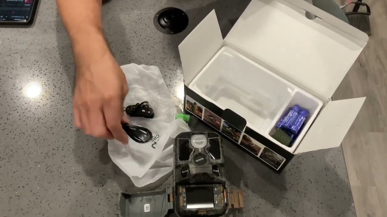 KJK LCK228/KJK228: Trail Camera unboxing