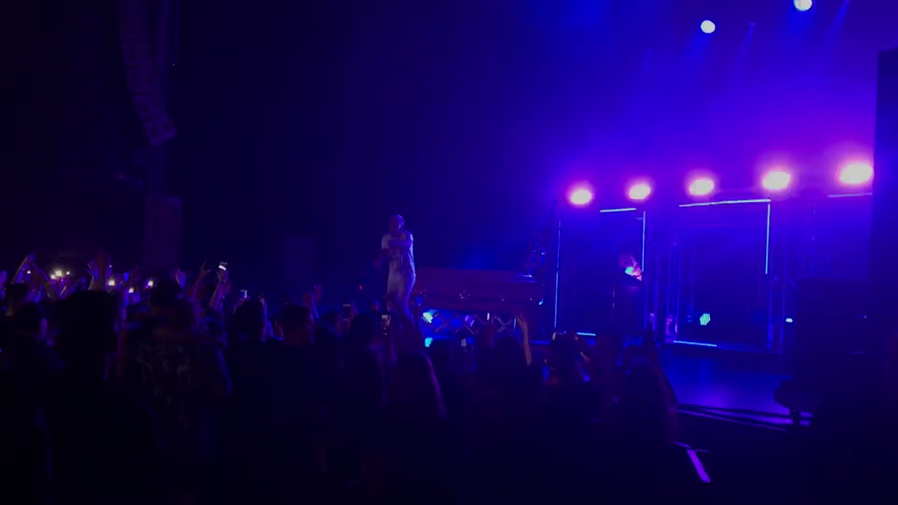 1 sided love/idfc LIVE blackbear dead 2 the world tour