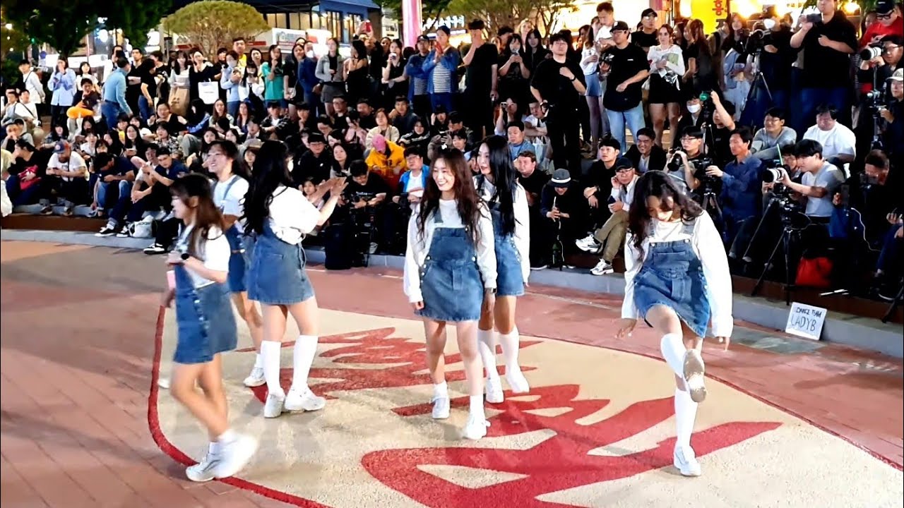 [STREET ARTIST] LADY B. INTERACTIVE HONGDAE BUSKING. 240504.