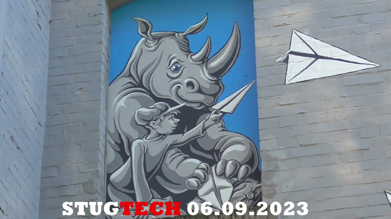 Zabytkowy budynek dawnego dworca kolejowego Katowice - Dąbrówka Mała - Teatr Gry i Ludzie