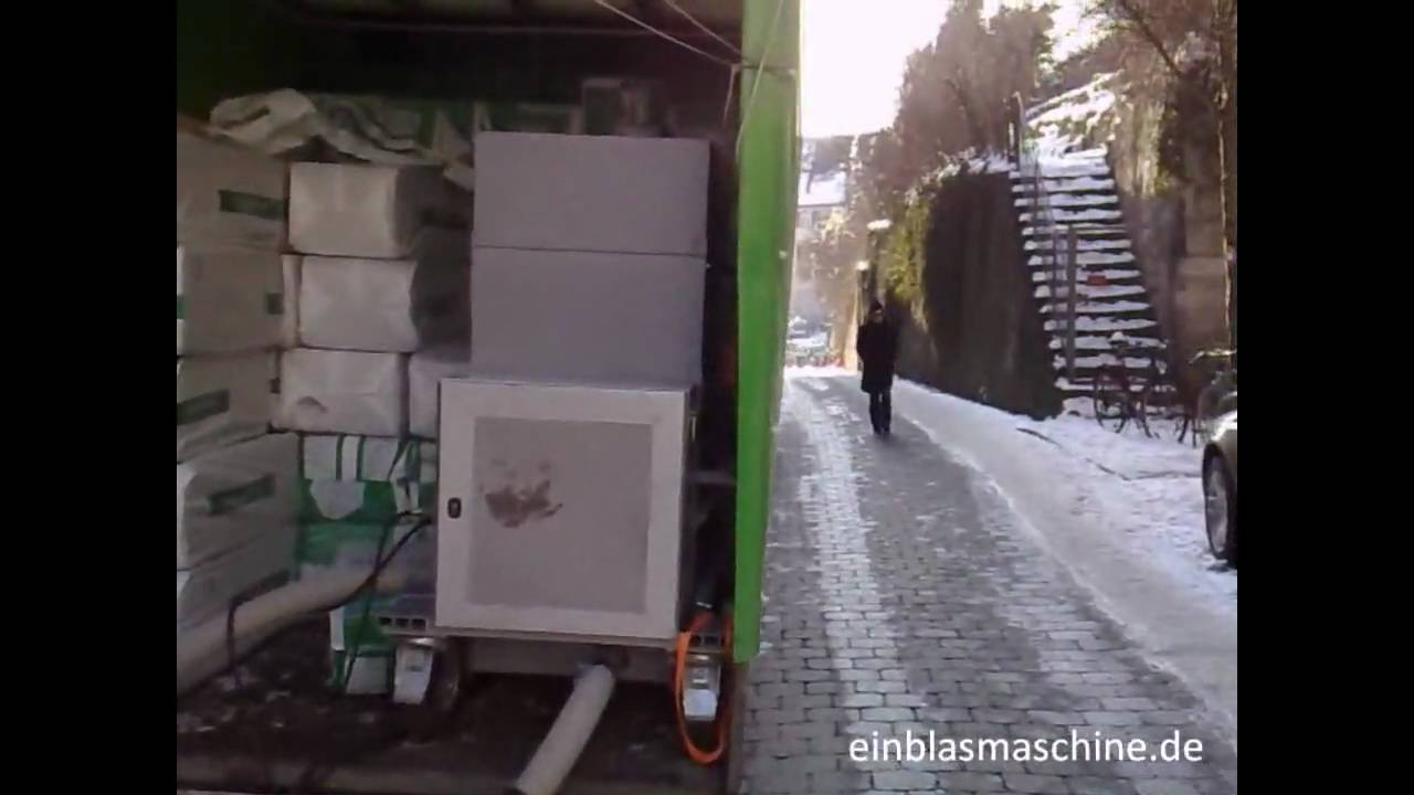 Einblasmaschine im Anh&auml;nger