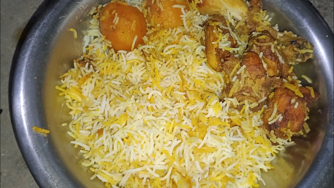 বিরিয়ানি তৈরি অনেক সহজ পদ্ধতিতে বাড়িতে তৈরি করে দেখালাম। খেতে অনেক দারুন। তোমরাও বাইরে ট্রাই করো। 