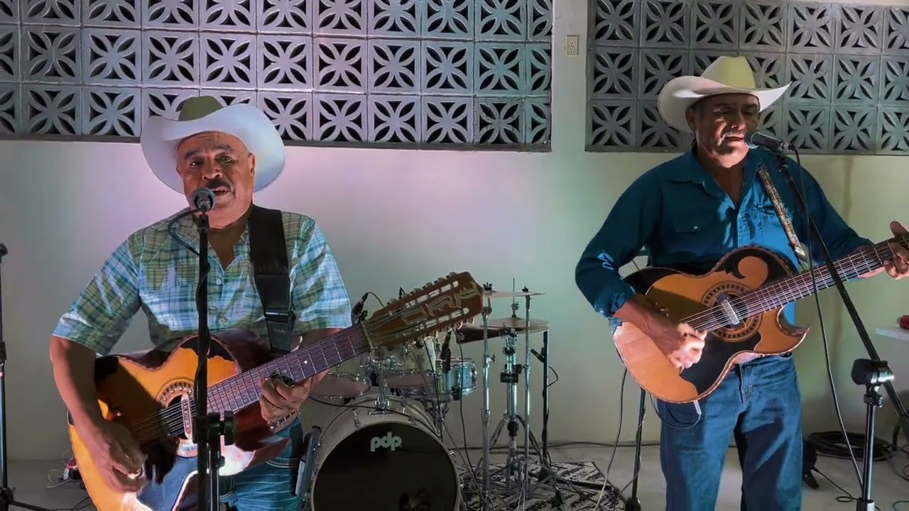 Lencho Uriegas y Perez -Cristina y el licienciado Musica De Burgos Tamaulipas 2025
