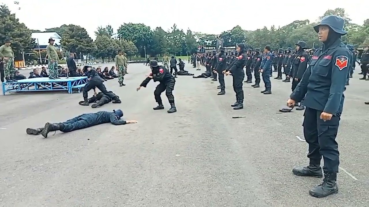 Taruna poltekim dan poltekip dalam 8 jam