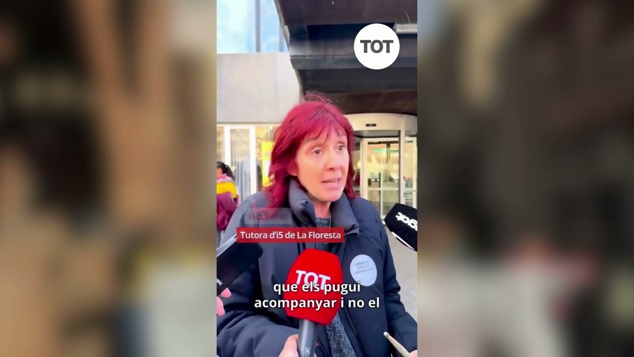 Docents de Sant Cugat surten al carrer per reclamar millores en les ràtios