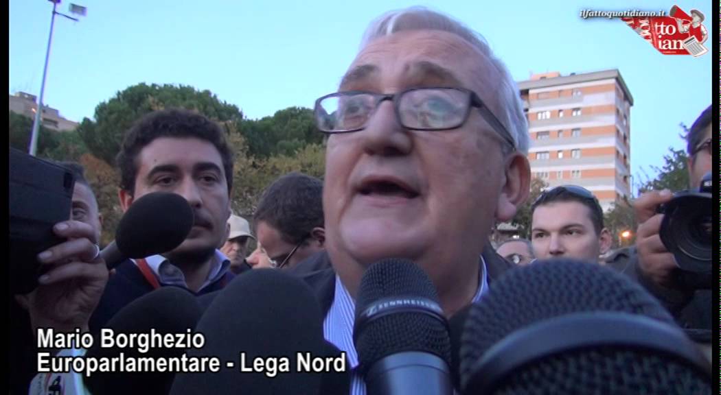 Roma, Borghezio al sit in di Casapound: 