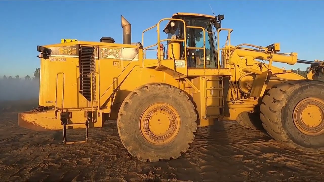 Caterpillar 988H Loader with Forks