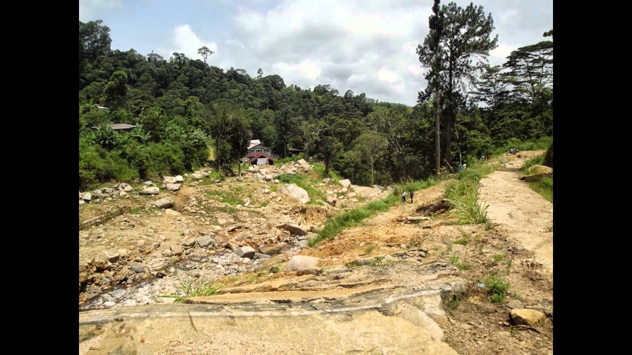 Nicholaoya Landslide , Matale , Sri Lanka.