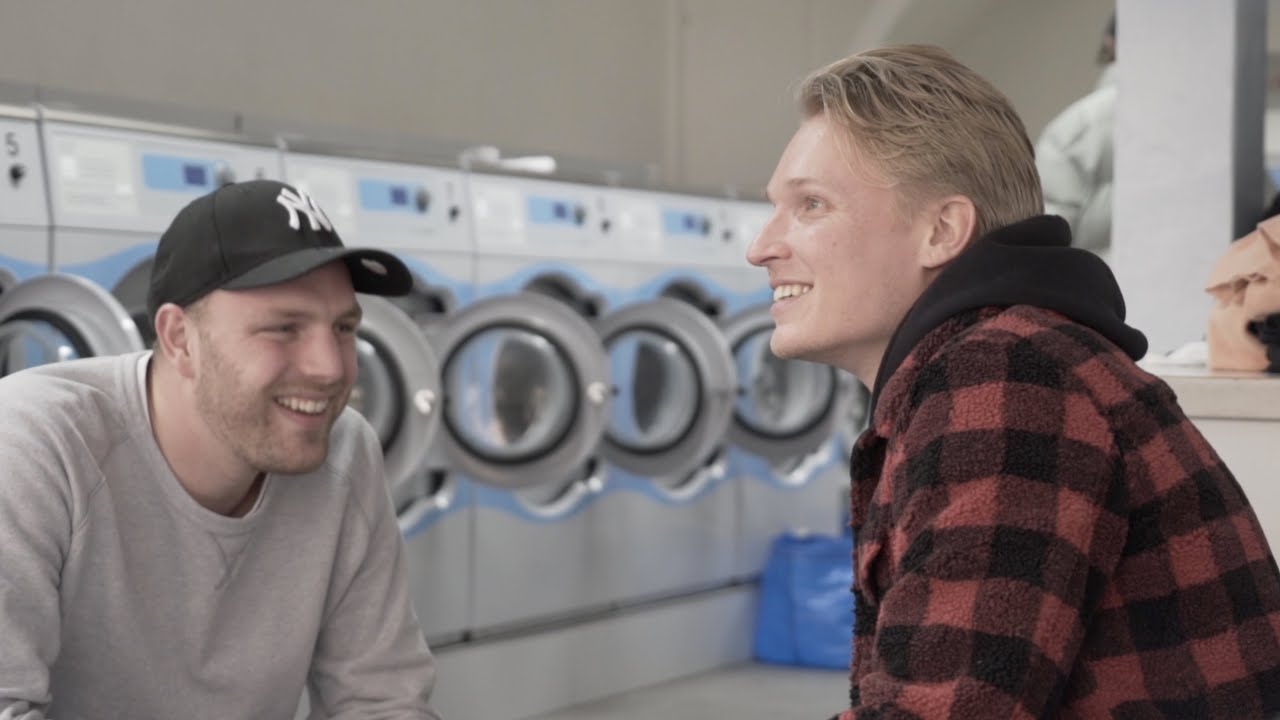 Gratis kleding meewassen met vreemden | Gierige Gasten