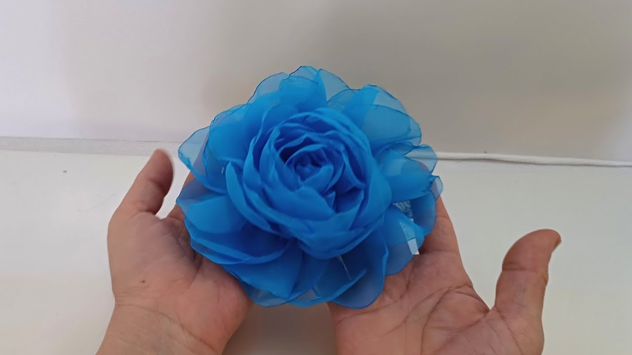 como fazer rosa de tecido para aplicaçãoemroupas,flores de tecido #artesanato #diyflower #tutorial
