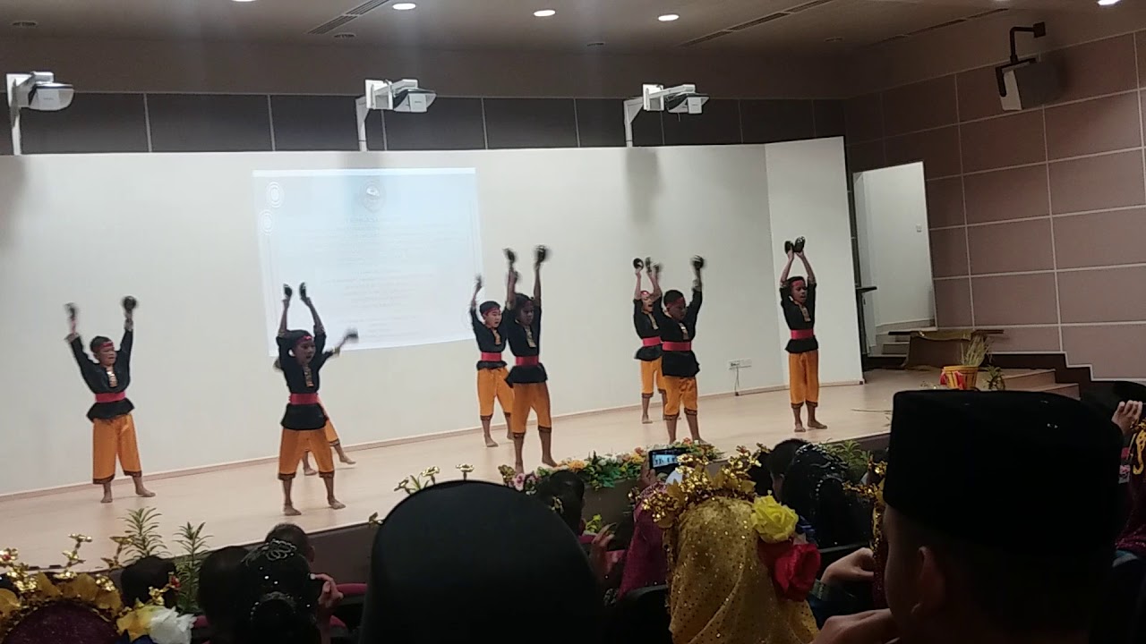 JUARA 2017 TARIAN ETNIK ADUK-ADUK SR BATU APOI TEMBURONG