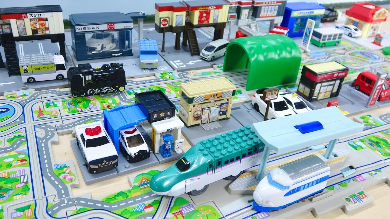 トミカプラレールブロック☆カギボックスに入った はたらくくるまと新幹線を組み立て!パネルワールドの街を新幹線&機関車が走行!