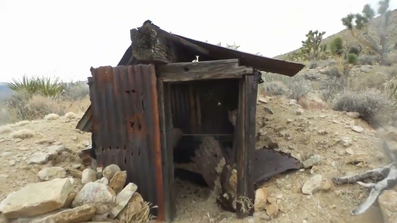 Exploring Abandoned Miner's Cabin or Hideout?... Old Mine shafts and Gold Ore