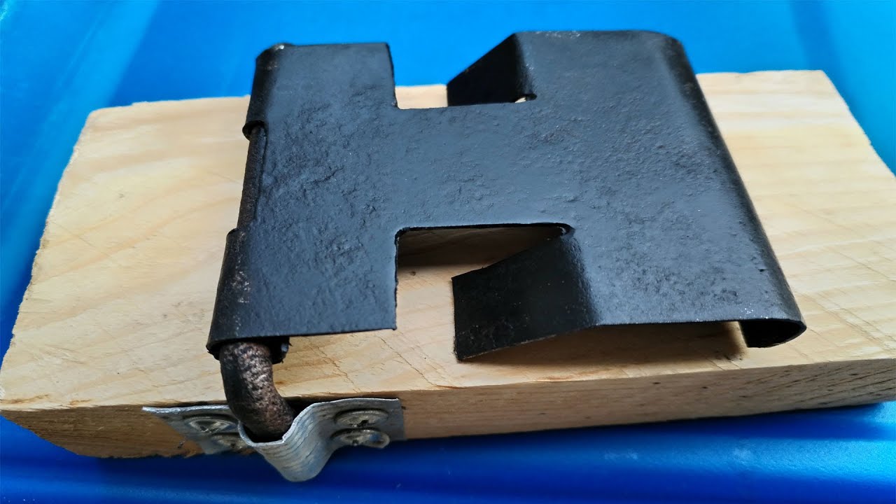 Simple genius! sliding lock. no key , no power just smart mechanics