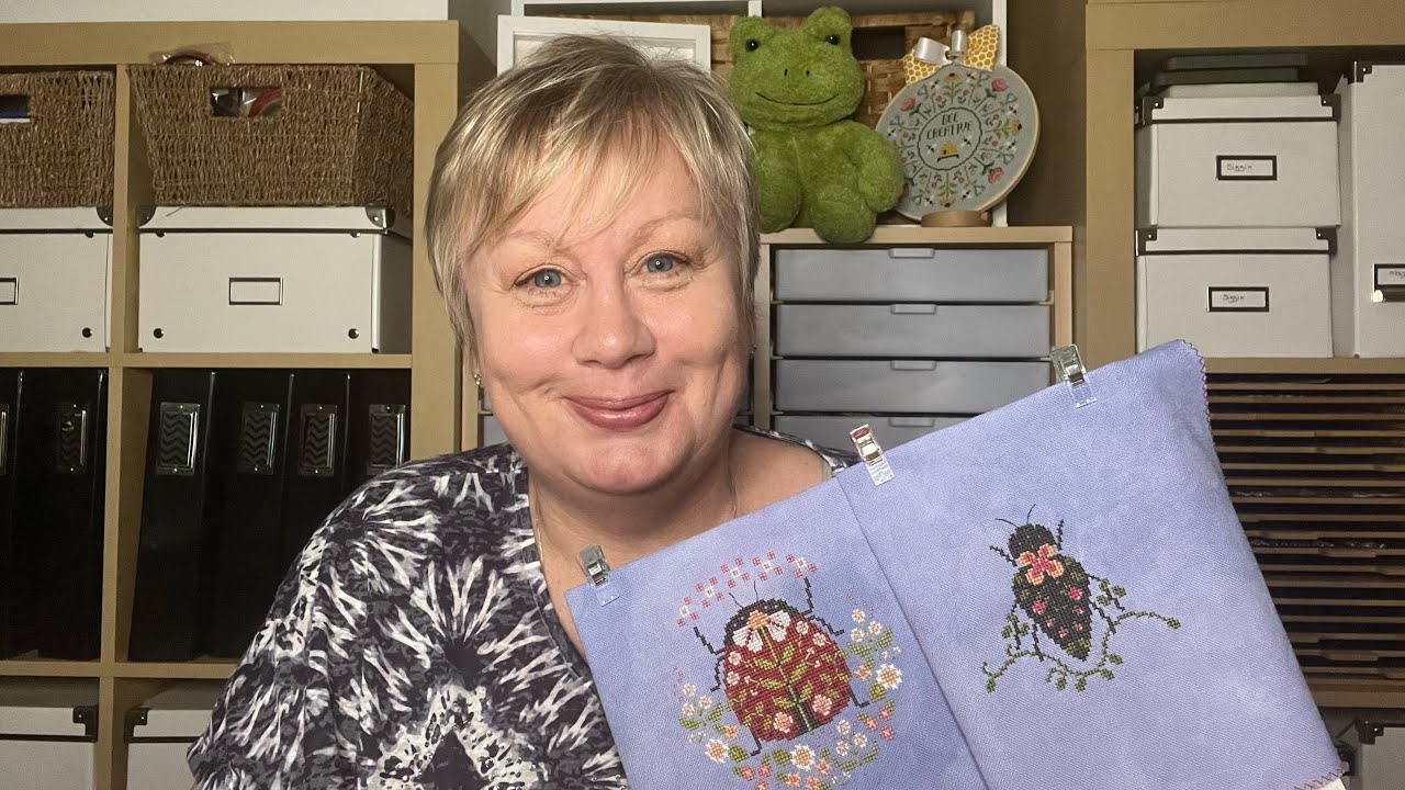 Flosstube #9 Where did August go?! Lots of stitching, berry razzlers & a new Scottish word for you! 