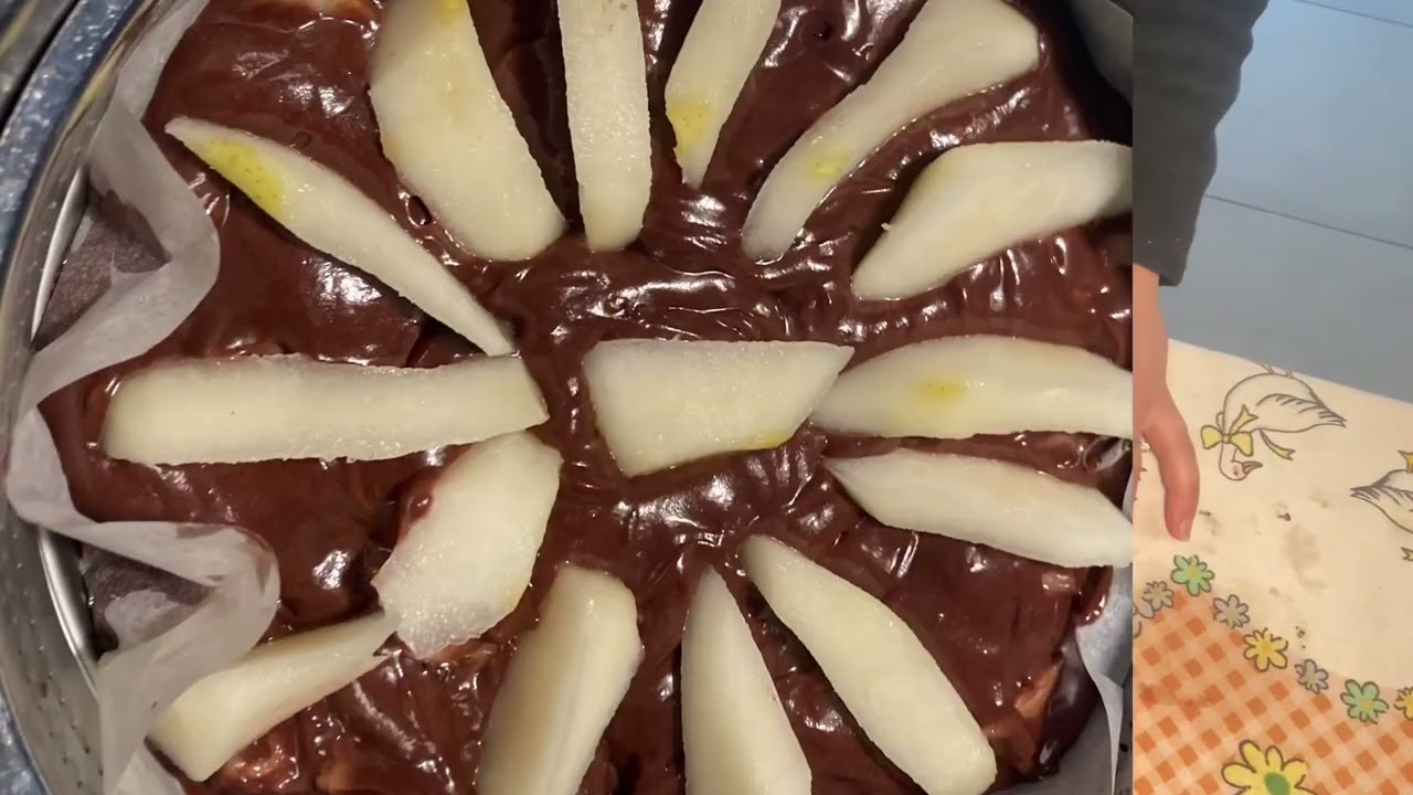 Torta cacao e pere cotta a vapore con pentole AMC