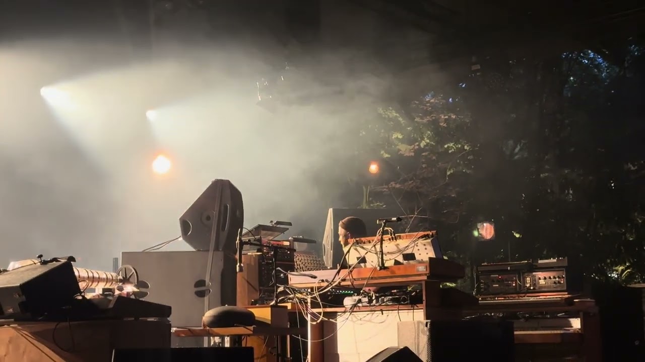 Nils Frahm - Says / Toilet Brushes / More (Live @ OLT Rivierenhof, Antwerp)