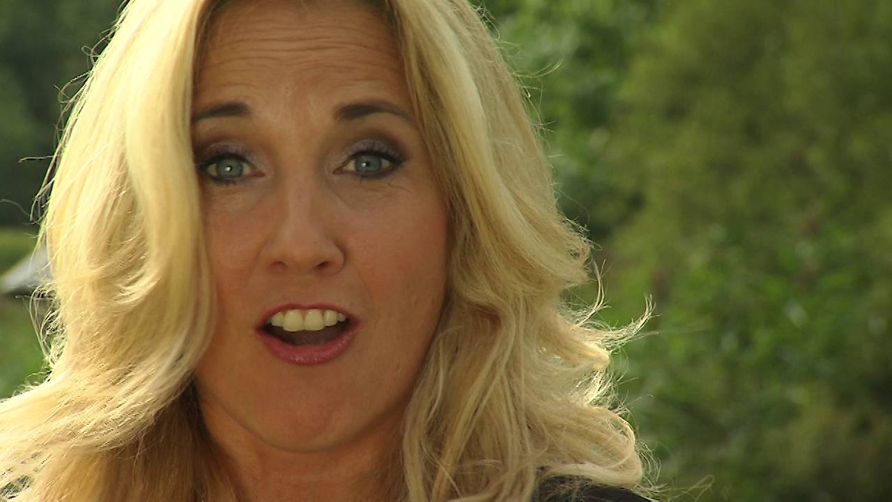 DIANA-  Wuchen&auml;nd isch da ( Offz.MADEM  -ALPEN-WELLE VIDEO )