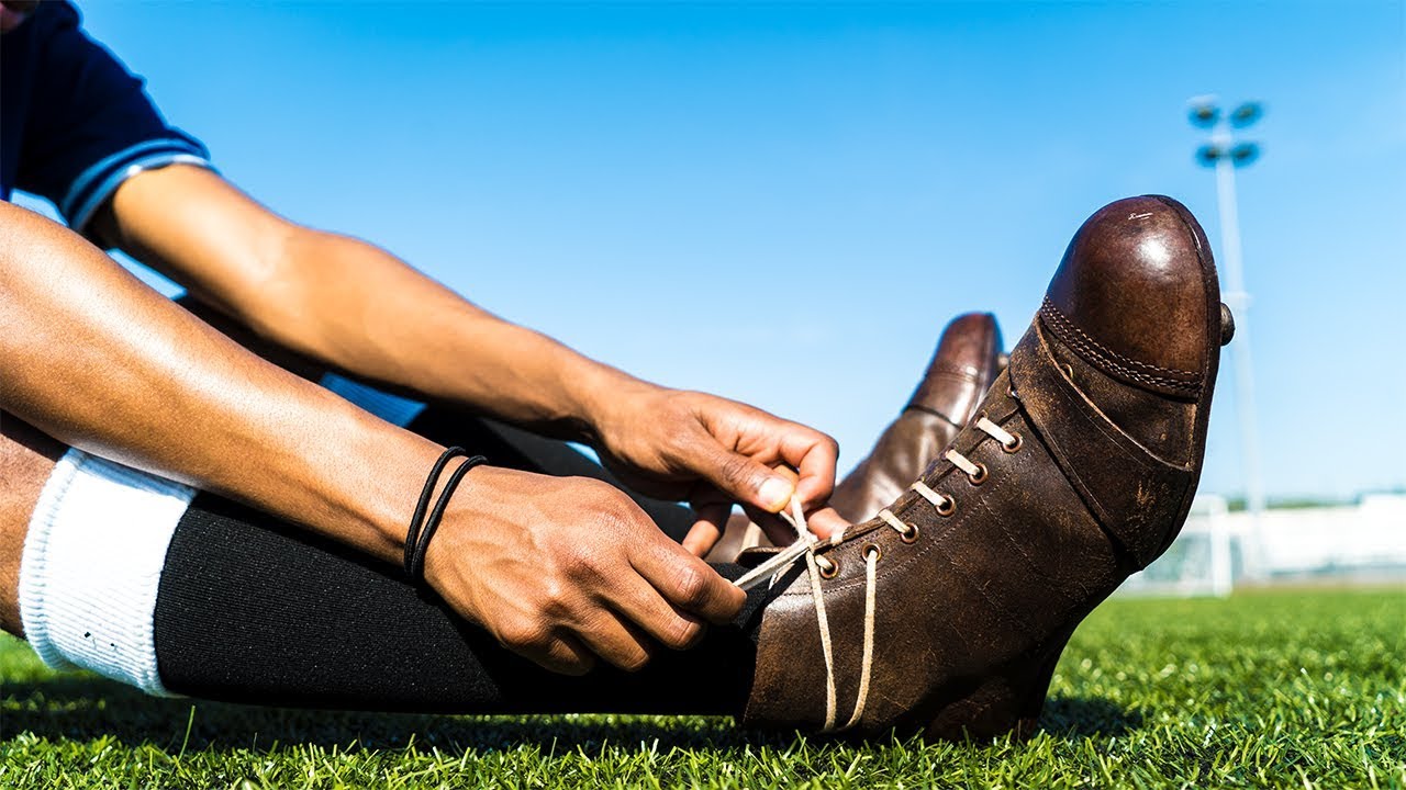 PLAY TEST! AUTHENTIC 1950'S FOOTBALL BOOTS | KitLab