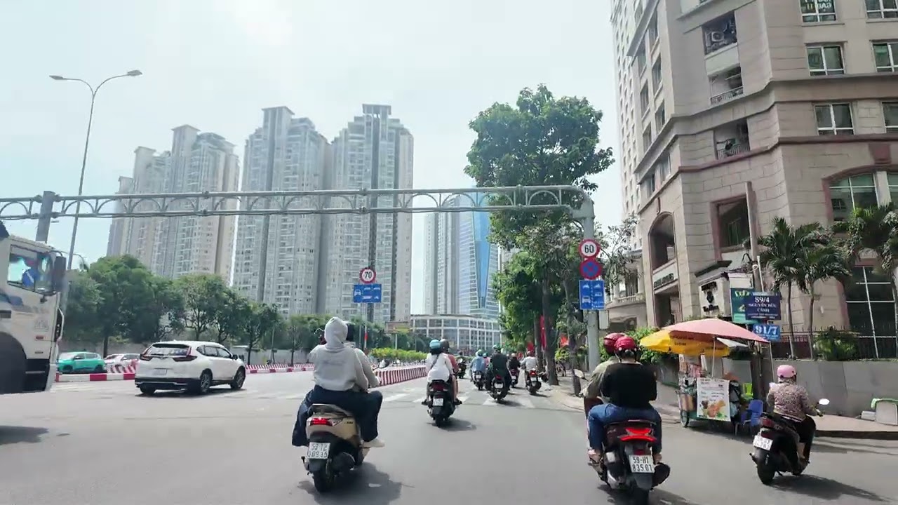 TỪ KHU VINHOMES LANDMARK 81 ĐẾN CHỢ BẾN THÀNH SÀI GÒN 